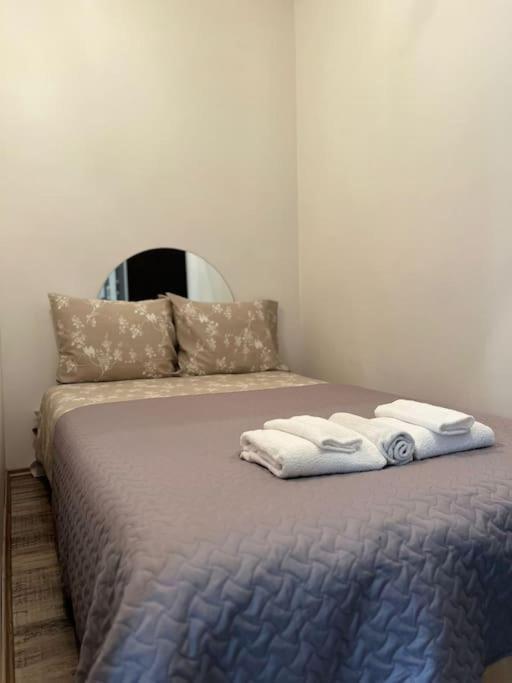 Cozy 1-bdroom In The Centre, Free Parking Apartment *