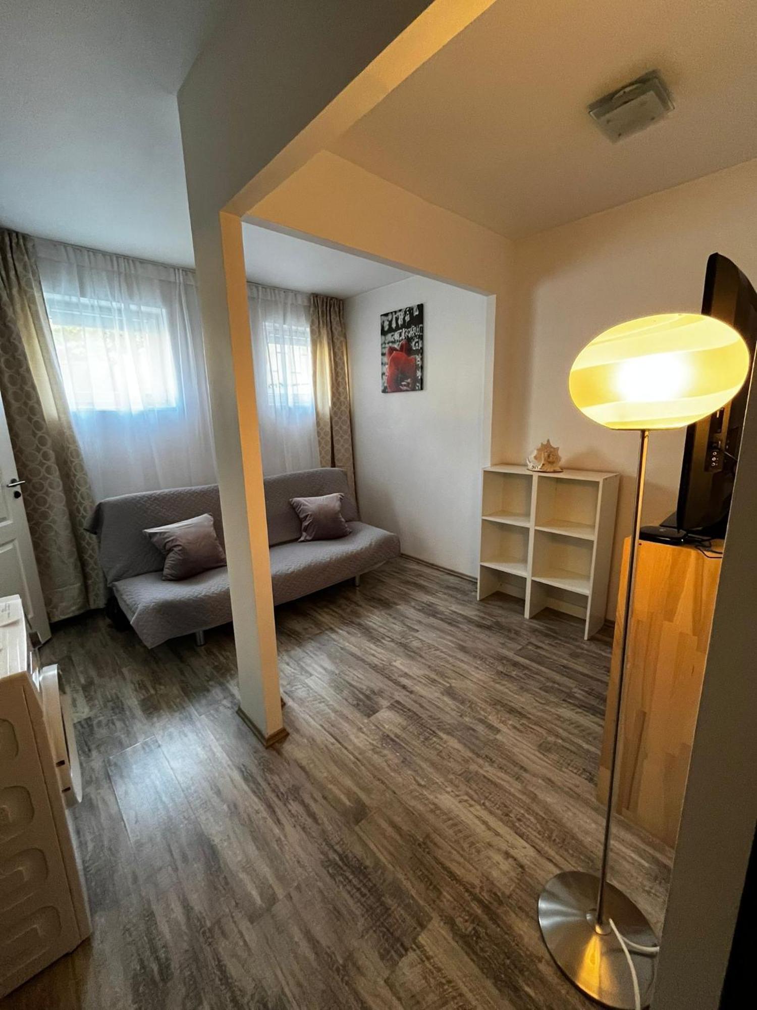Apartment Cozy 1-bdroom In The Centre, Free Parking